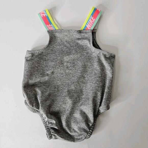 NIKE DRI-FIT BABY GIRLS 1Pc Swimsuit with Rainbow Taping straps Grey Newborn - Picture 2 of 3